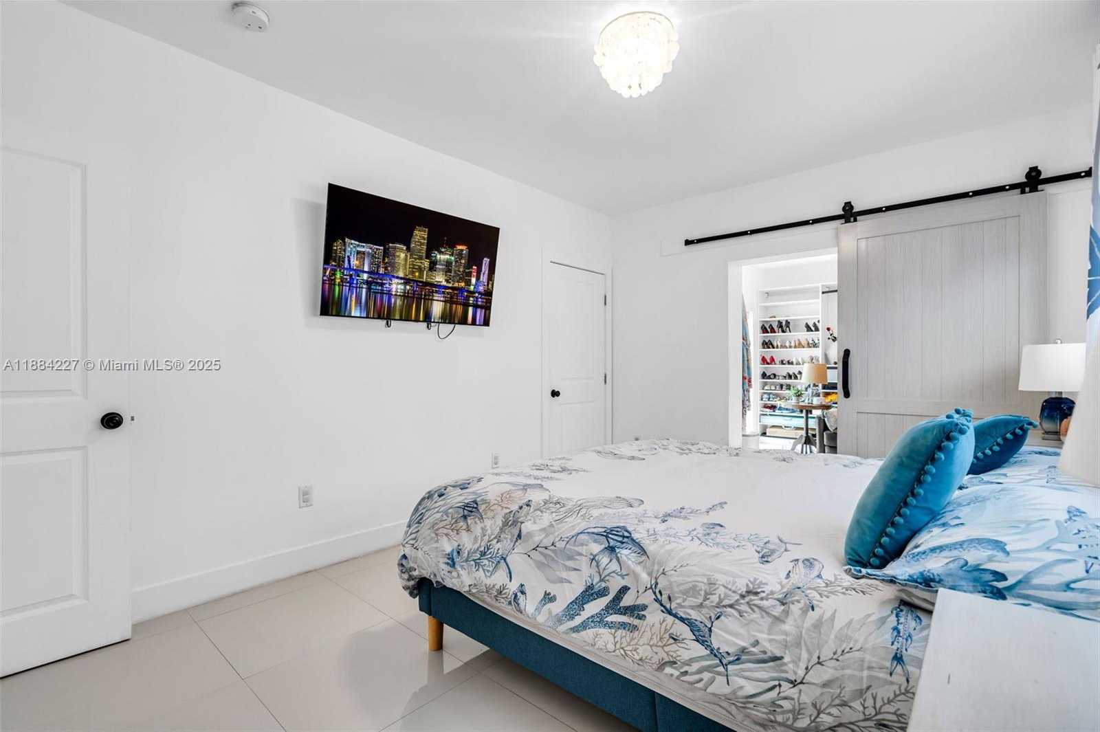 Small Image of 1571 NORMANDY DR, Miami Beach Number 19