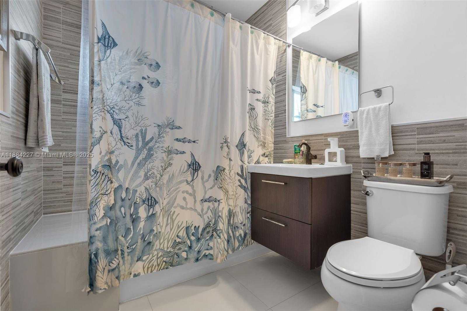 Small Image of 1571 NORMANDY DR, Miami Beach Number 29