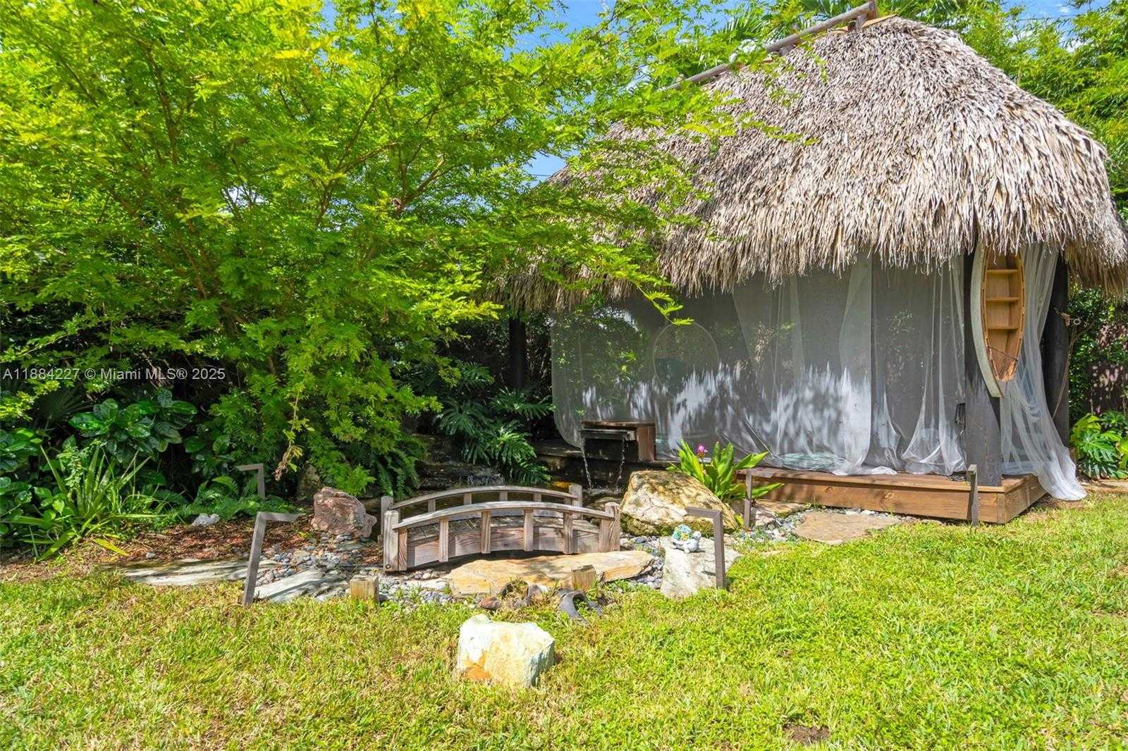 Small Image of 1571 NORMANDY DR, Miami Beach Number 33