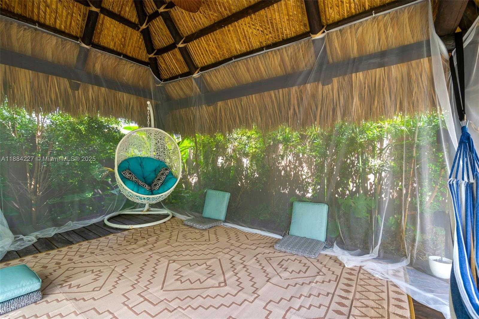 Small Image of 1571 NORMANDY DR, Miami Beach Number 36