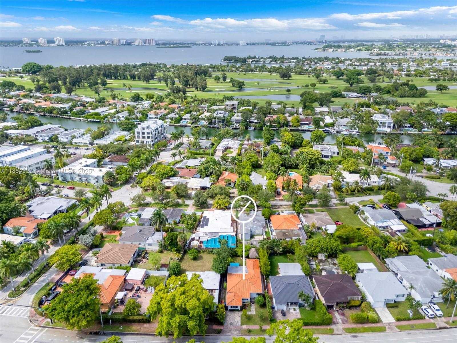 Small Image of 1571 NORMANDY DR, Miami Beach Number 38