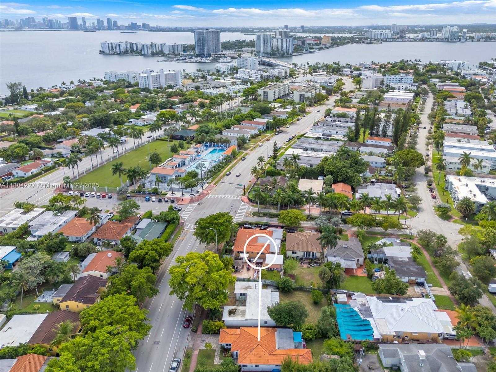 Small Image of 1571 NORMANDY DR, Miami Beach Number 40