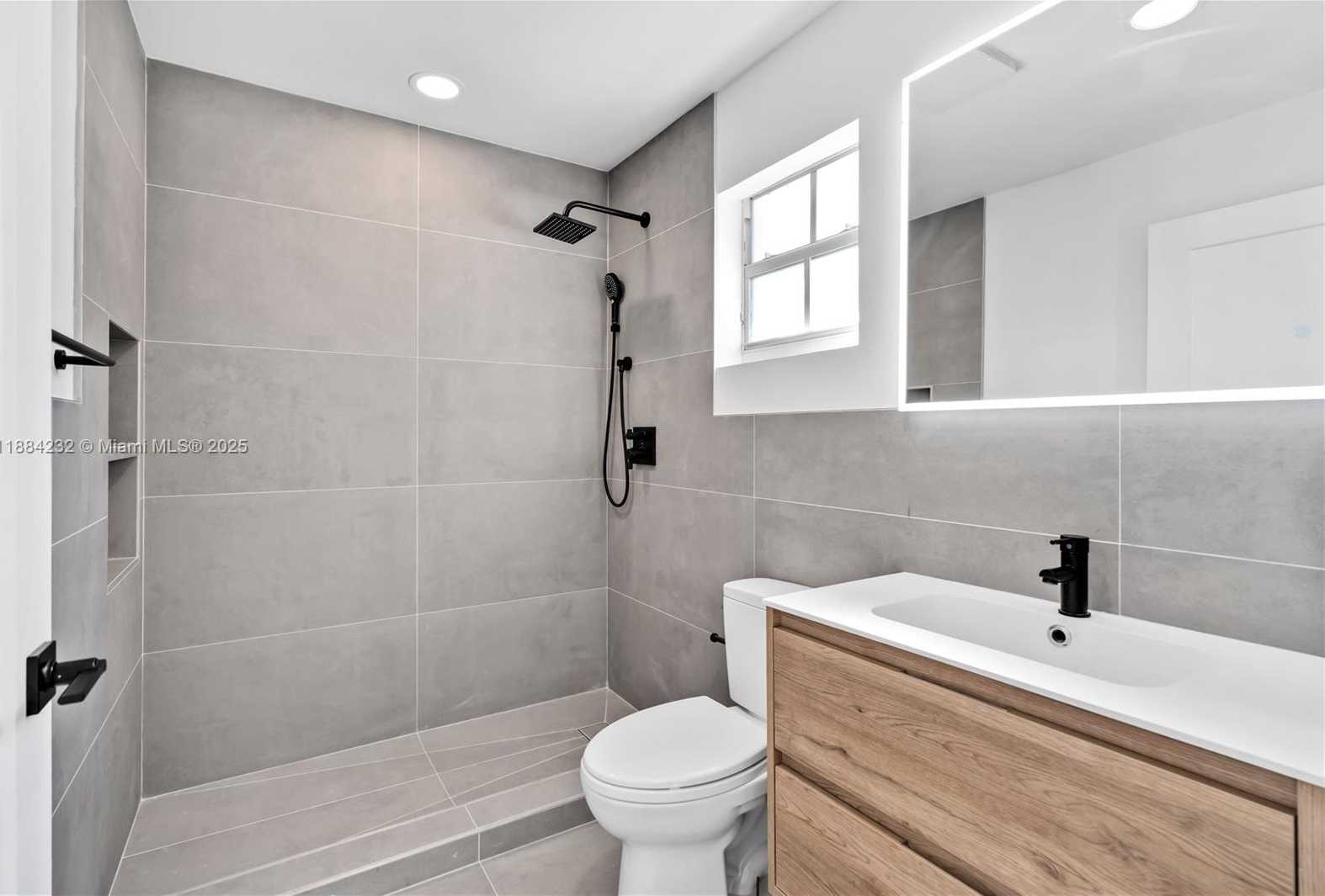 Small Image of 407 NORTH WEST 45TH ST, Miami Number 5