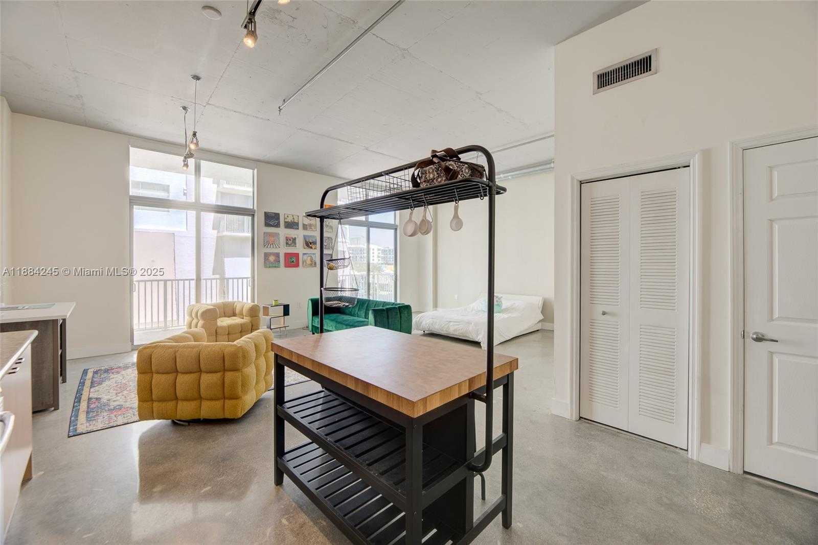Small Image of 2100 NORTH VAN BUREN ST #417, Hollywood Number 9
