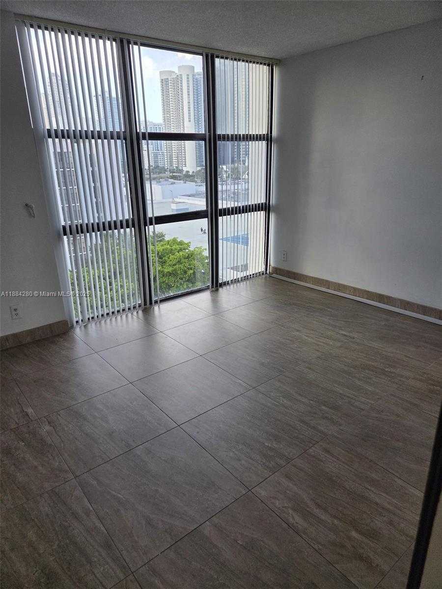 Small Image of 16919 NORTH BAY RD #1010, Sunny Isles Beach Number 30