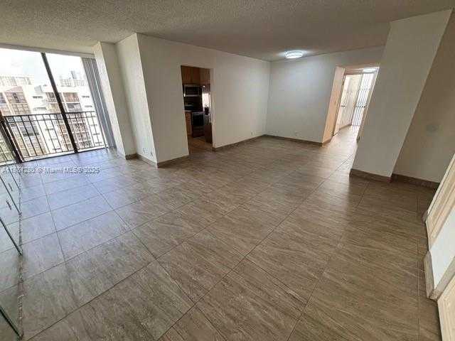 Small Image of 16919 NORTH BAY RD #1010, Sunny Isles Beach Number 31