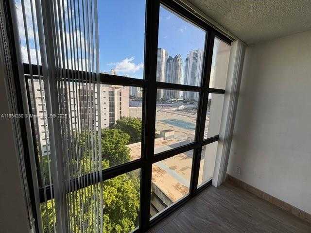 Small Image of 16919 NORTH BAY RD #1010, Sunny Isles Beach Number 34