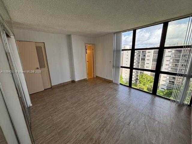 Small Image of 16919 NORTH BAY RD #1010, Sunny Isles Beach Number 36