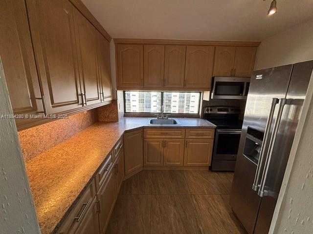 Small Image of 16919 NORTH BAY RD #1010, Sunny Isles Beach Number 40