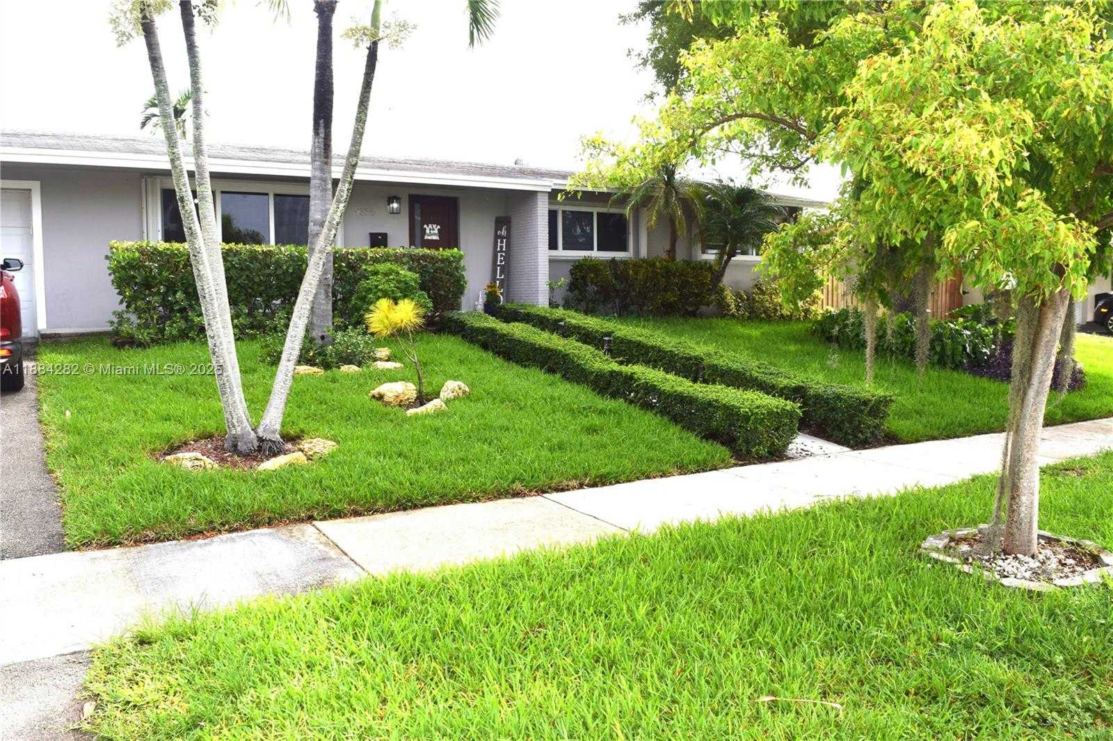 Small Image of 9355 SOUTH WEST 181ST ST, Palmetto Bay Number 15