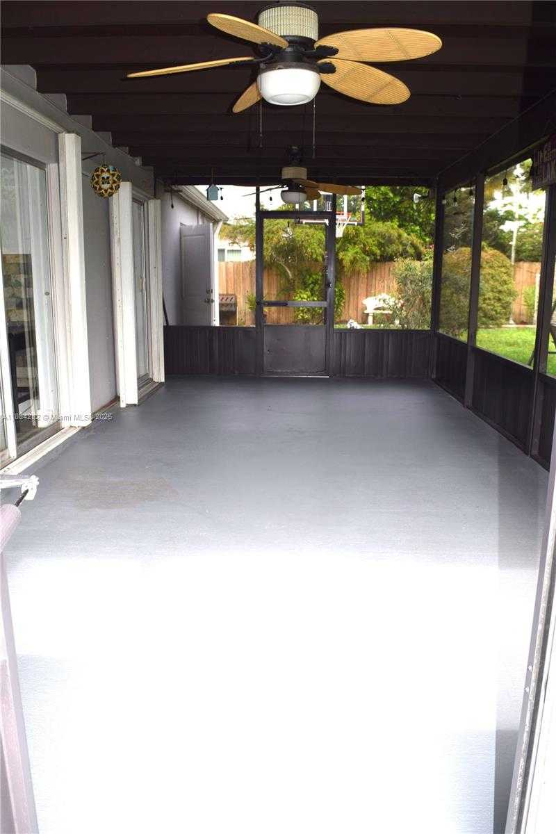 Small Image of 9355 SOUTH WEST 181ST ST, Palmetto Bay Number 23