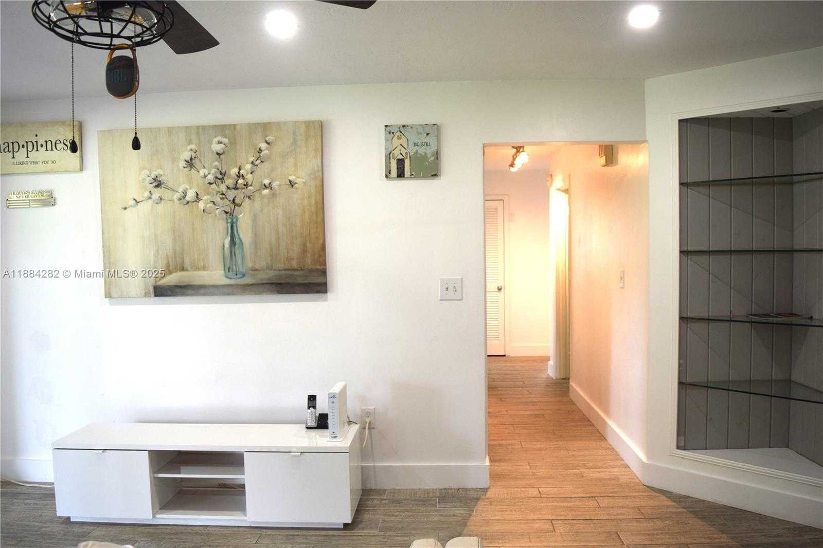 Small Image of 9355 SOUTH WEST 181ST ST, Palmetto Bay Number 33