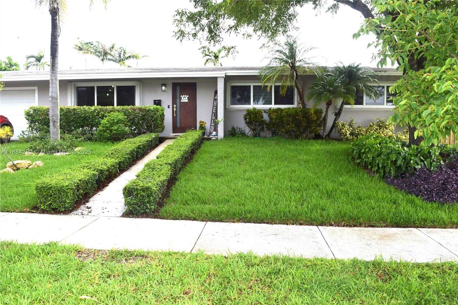 Small Image of 9355 SOUTH WEST 181ST ST, Palmetto Bay Number 42