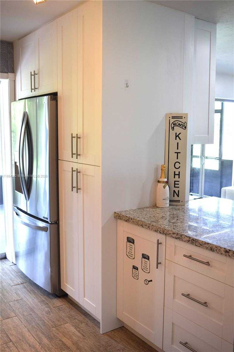 Small Image of 9355 SOUTH WEST 181ST ST, Palmetto Bay Number 54