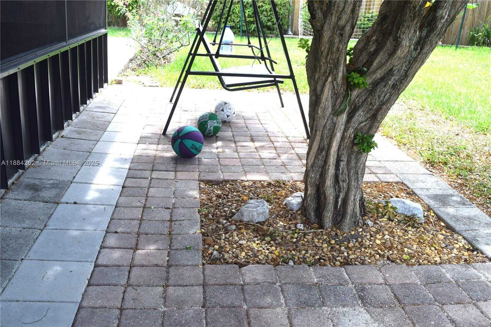 Small Image of 9355 SOUTH WEST 181ST ST, Palmetto Bay Number 79