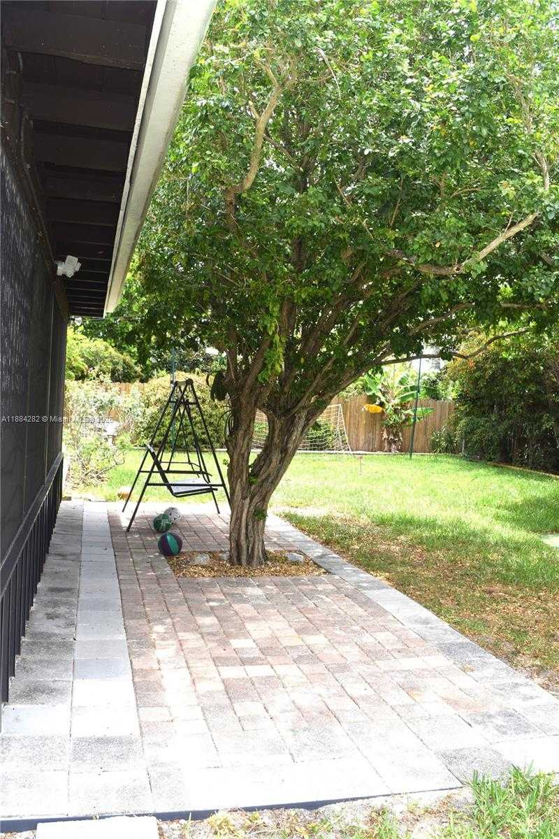 Small Image of 9355 SOUTH WEST 181ST ST, Palmetto Bay Number 81