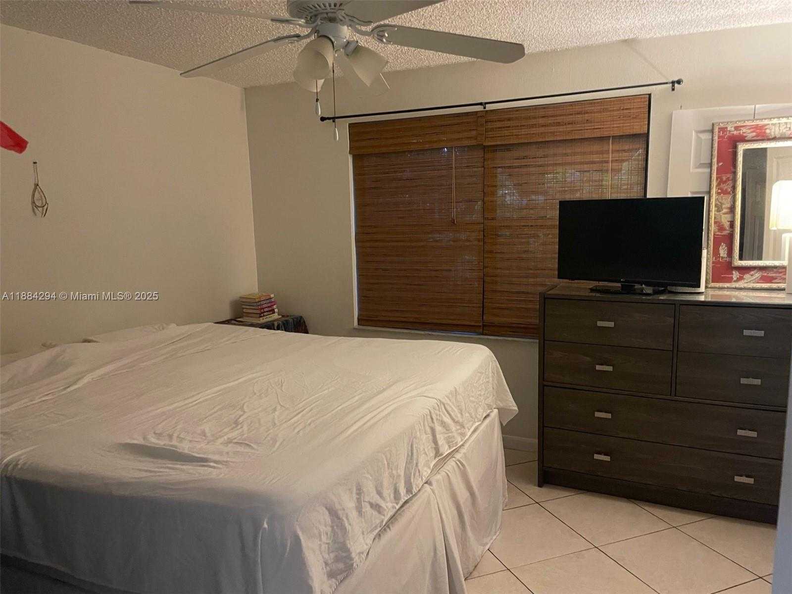 Small Image of 810 FINLEY CT #810, Hollywood Number 7