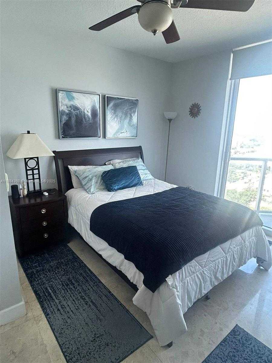 Small Image of 185 SOUTH WEST 7 ST #1802, Miami Number 21