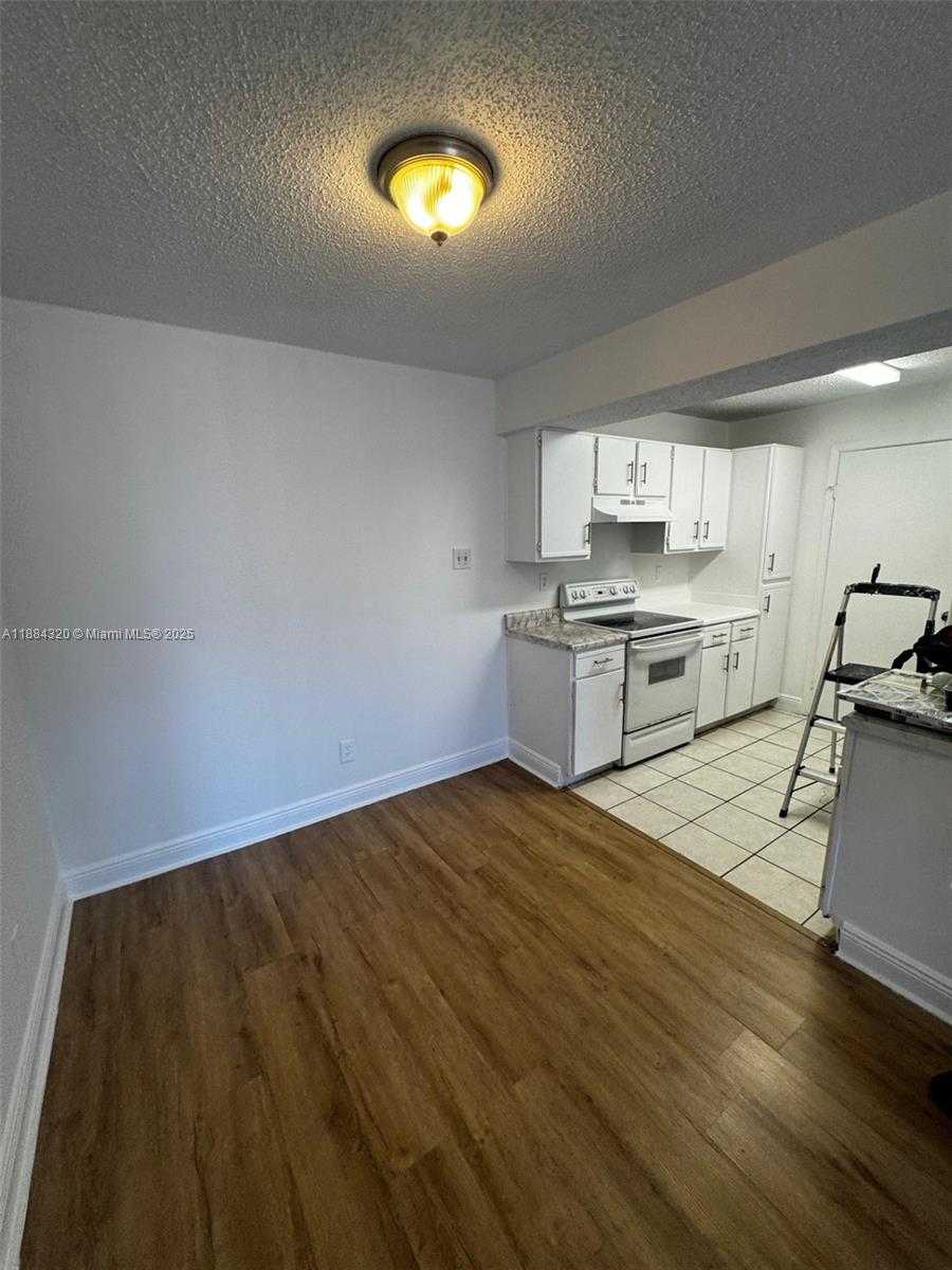 Small Image of 15040 SOUTH WEST 103RD LN #3202, Miami Number 5