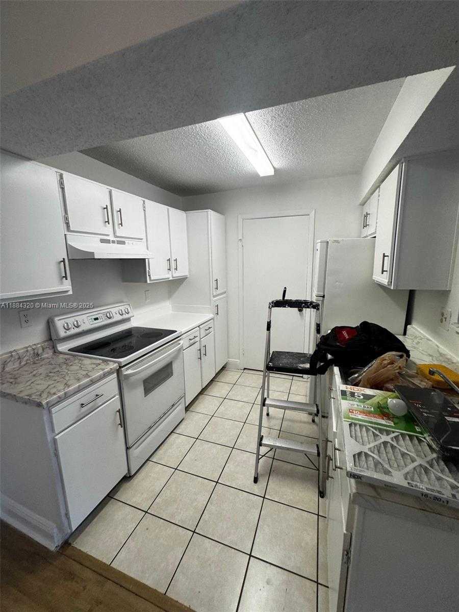 Small Image of 15040 SOUTH WEST 103RD LN #3202, Miami Number 6