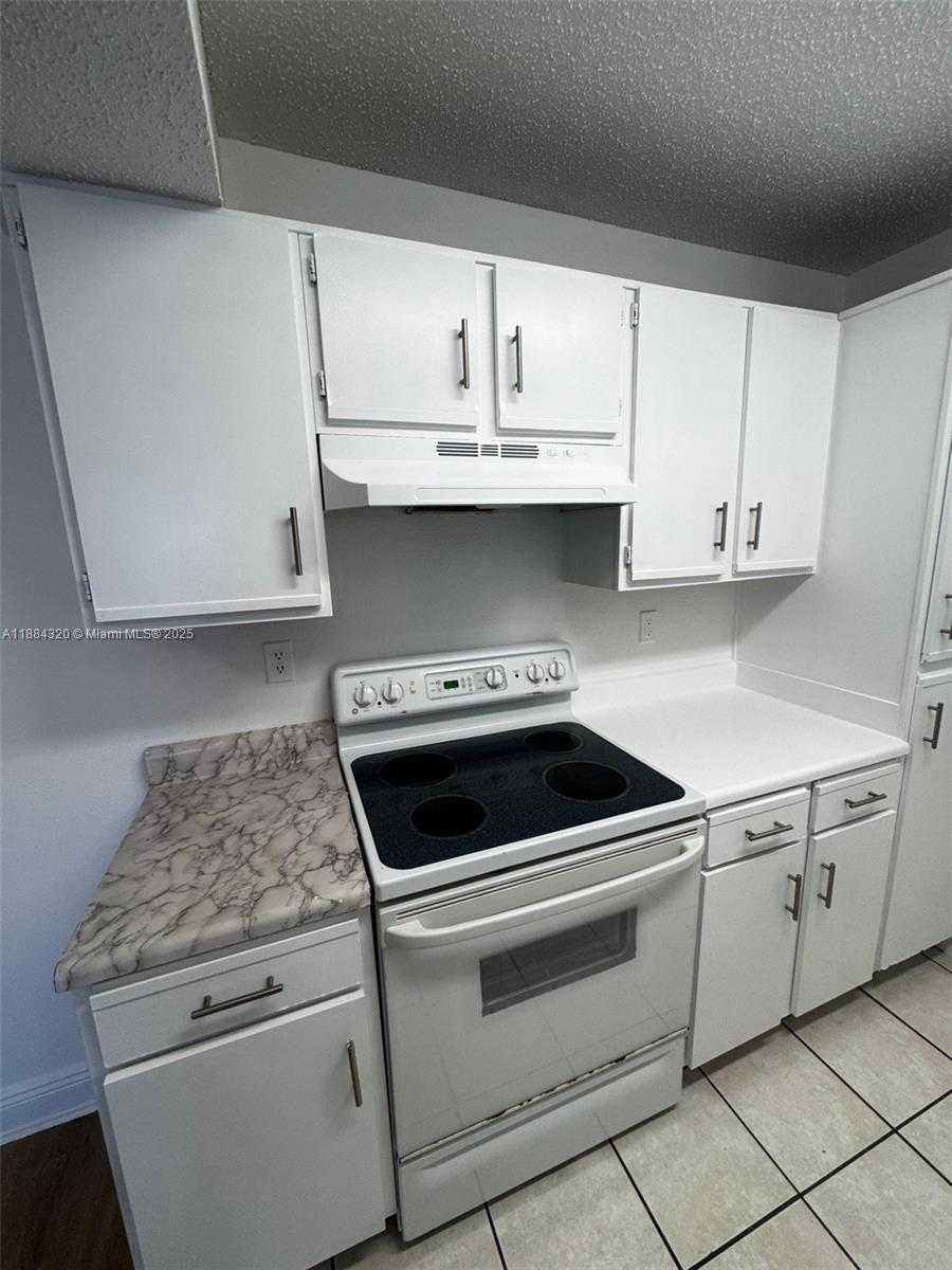 Small Image of 15040 SOUTH WEST 103RD LN #3202, Miami Number 7