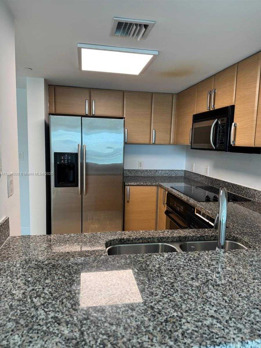 Small Image of 2101 BRICKELL AVE #2005, Miami Number 2