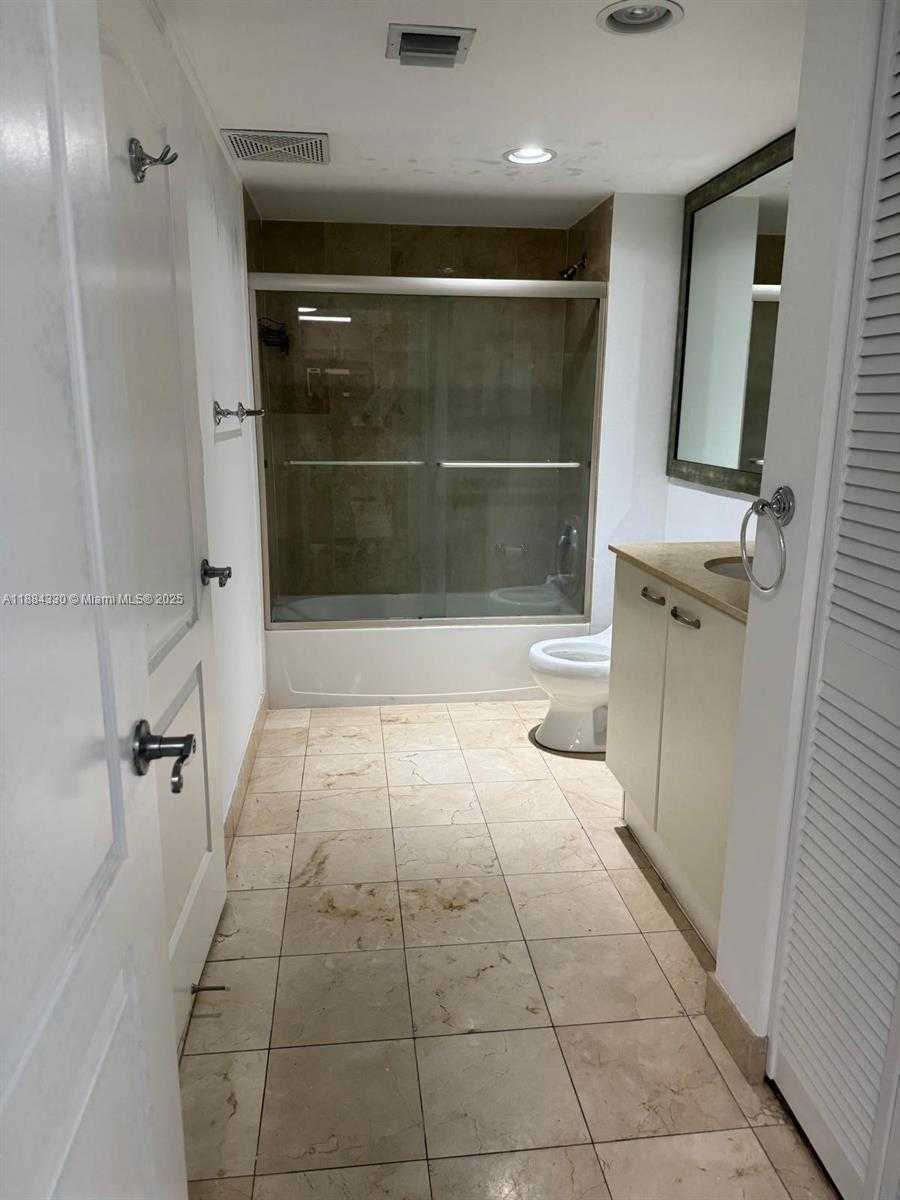 Small Image of 2101 BRICKELL AVE #2005, Miami Number 4