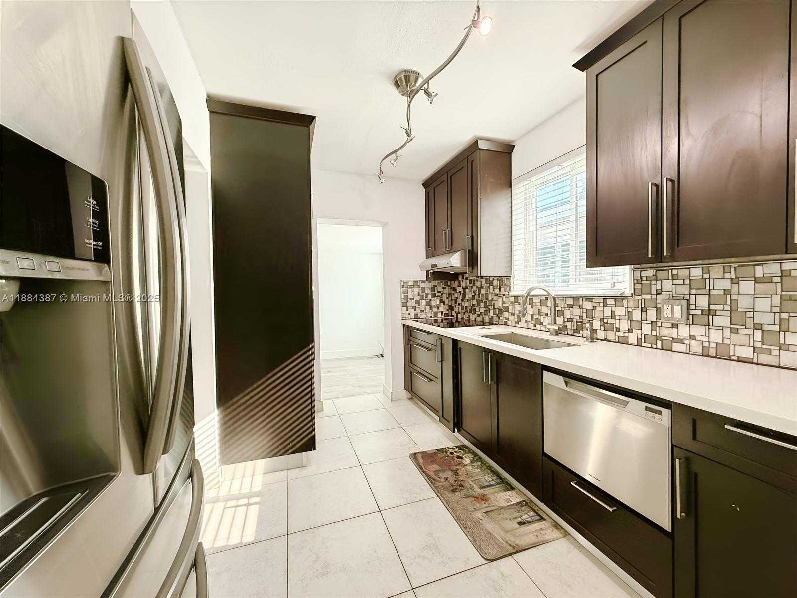 Small Image of 1500 SOUTH WEST 18TH ST #1, Miami Number 7