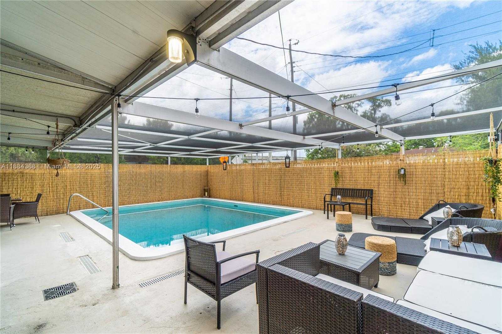 Small Image of 13405 NORTH WEST 6TH AVE, North Miami Number 12
