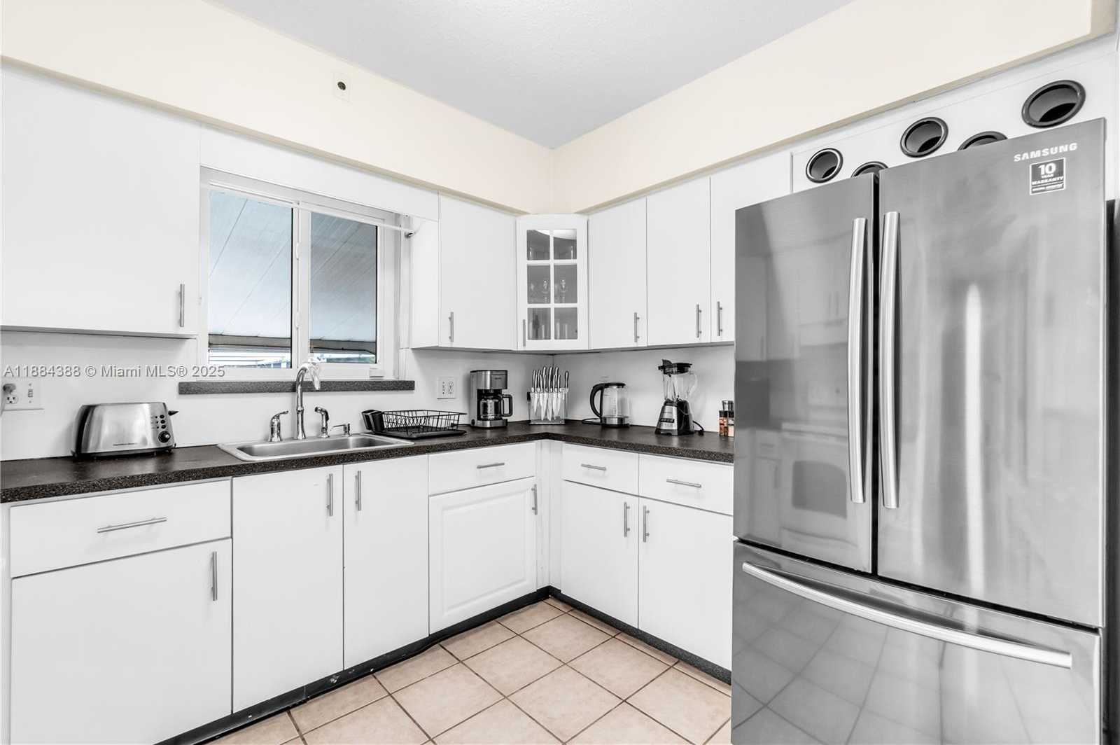 Small Image of 13405 NORTH WEST 6TH AVE, North Miami Number 9
