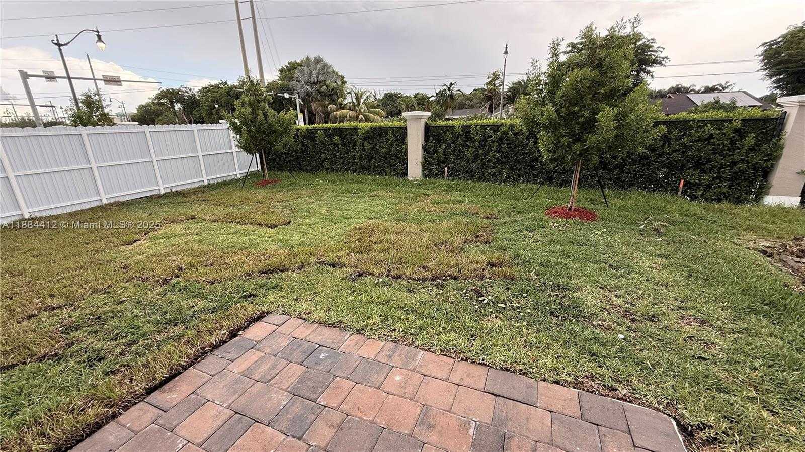 Small Image of 1684 SOUTH EAST 7TH CT #1684, Homestead Number 22