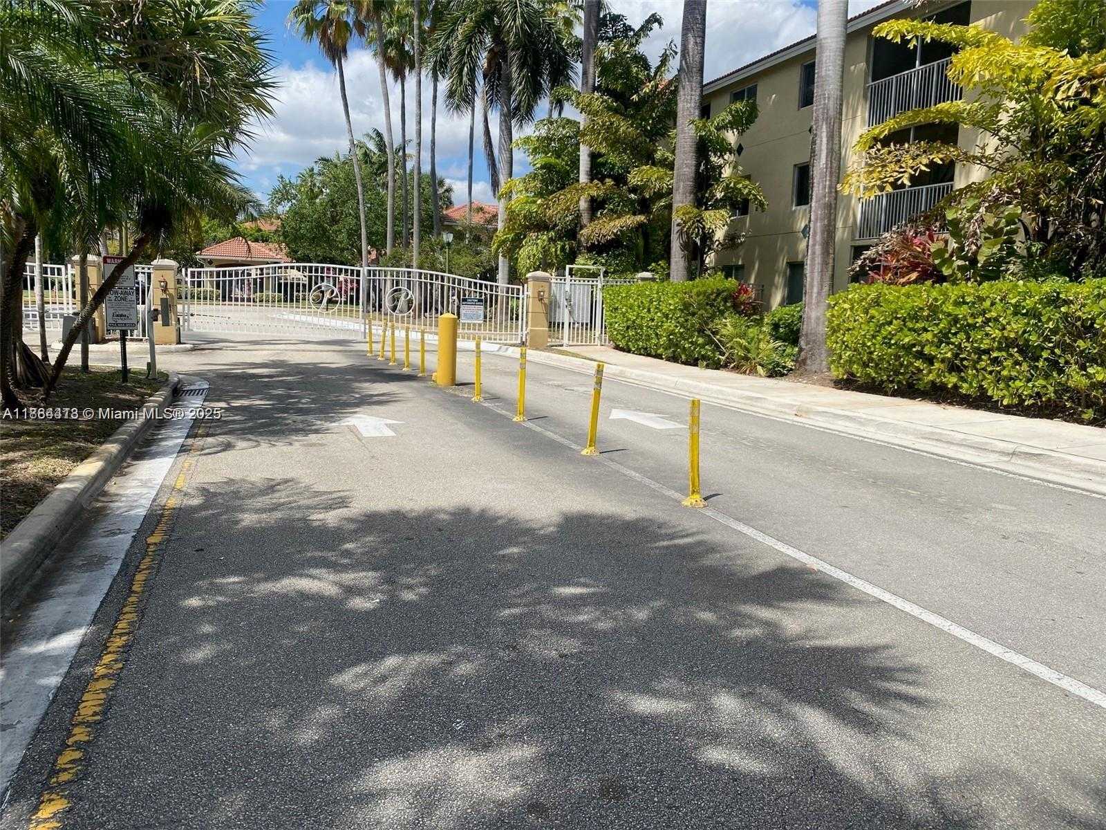 Small Image of 470 SOUTH PARK RD #7-205, Hollywood Number 2