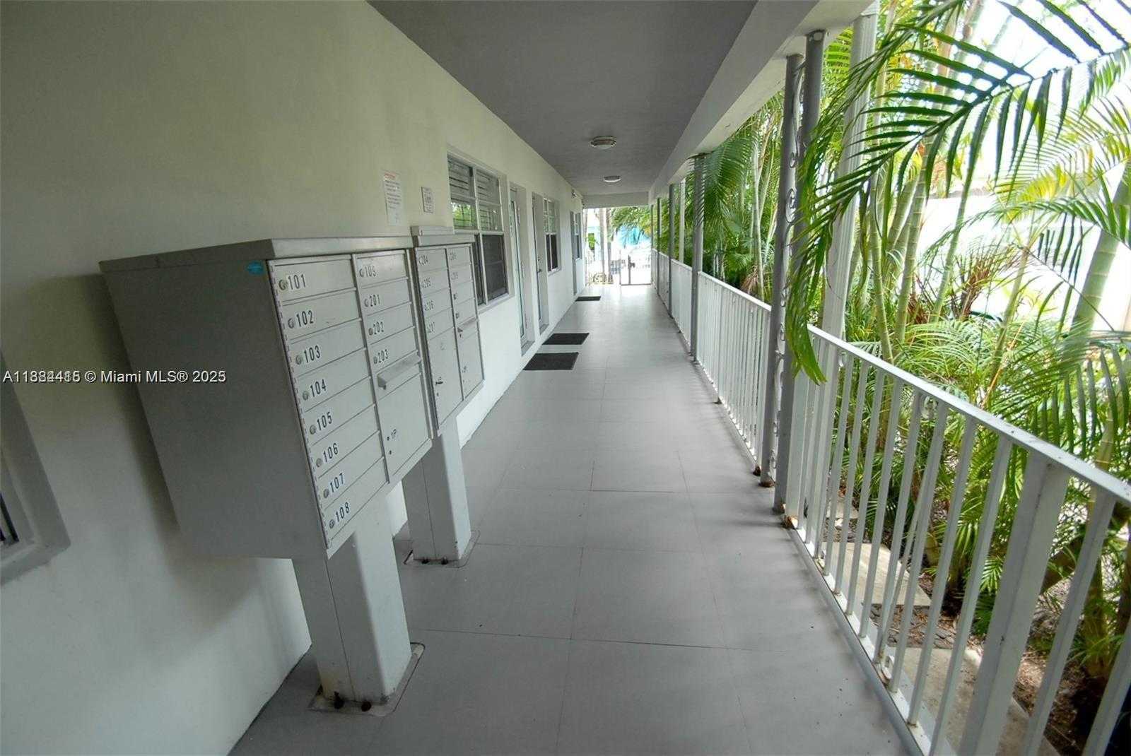 Small Image of 1604 DREXEL AVE #201, Miami Beach Number 11