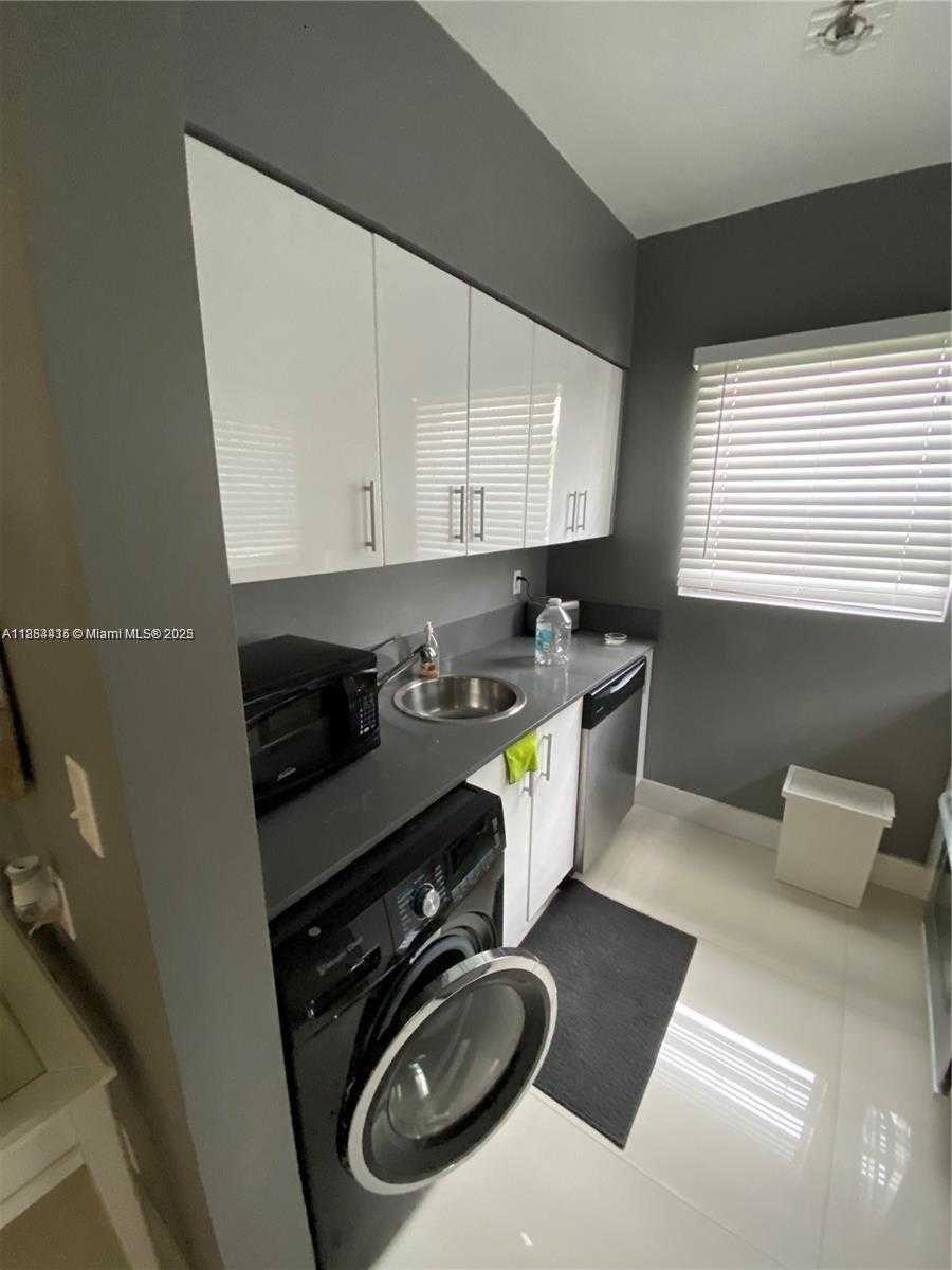Small Image of 1604 DREXEL AVE #201, Miami Beach Number 7
