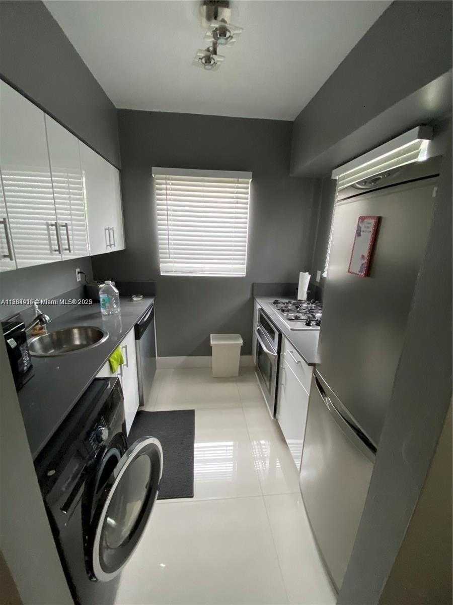 Small Image of 1604 DREXEL AVE #201, Miami Beach Number 8
