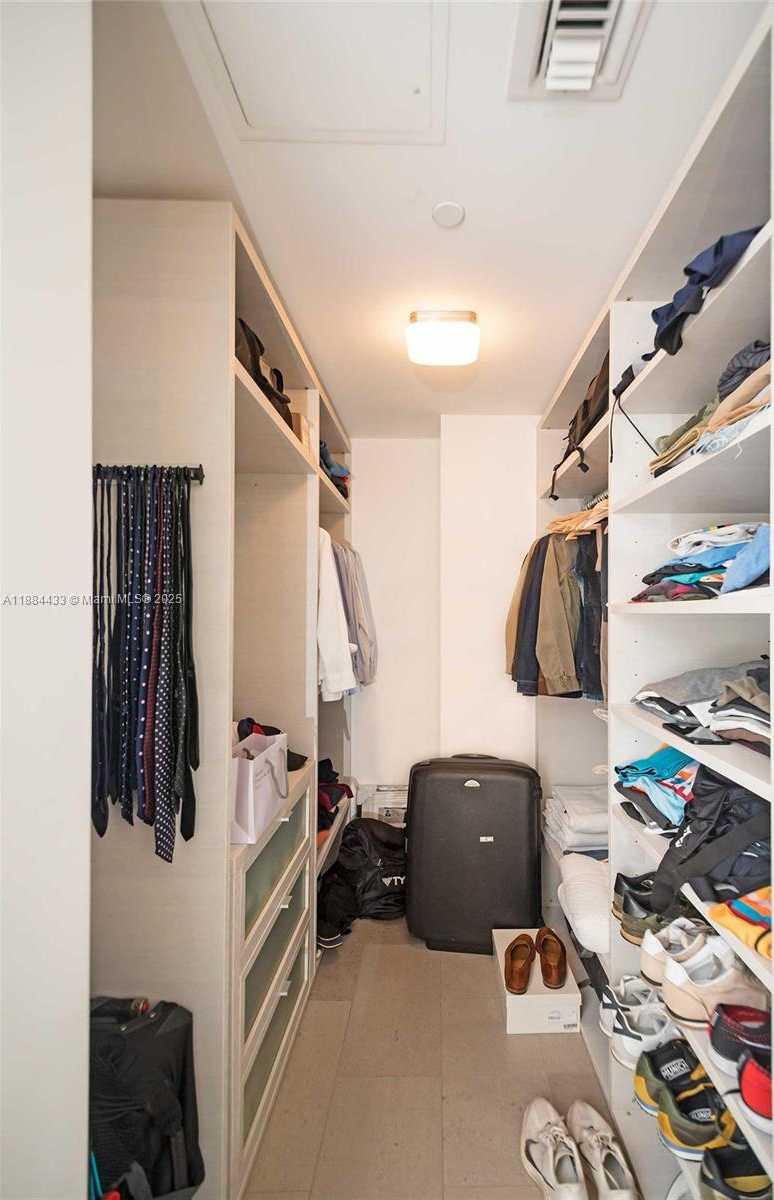 Small Image of 68 SOUTH EAST 6TH ST #1008, Miami Number 19
