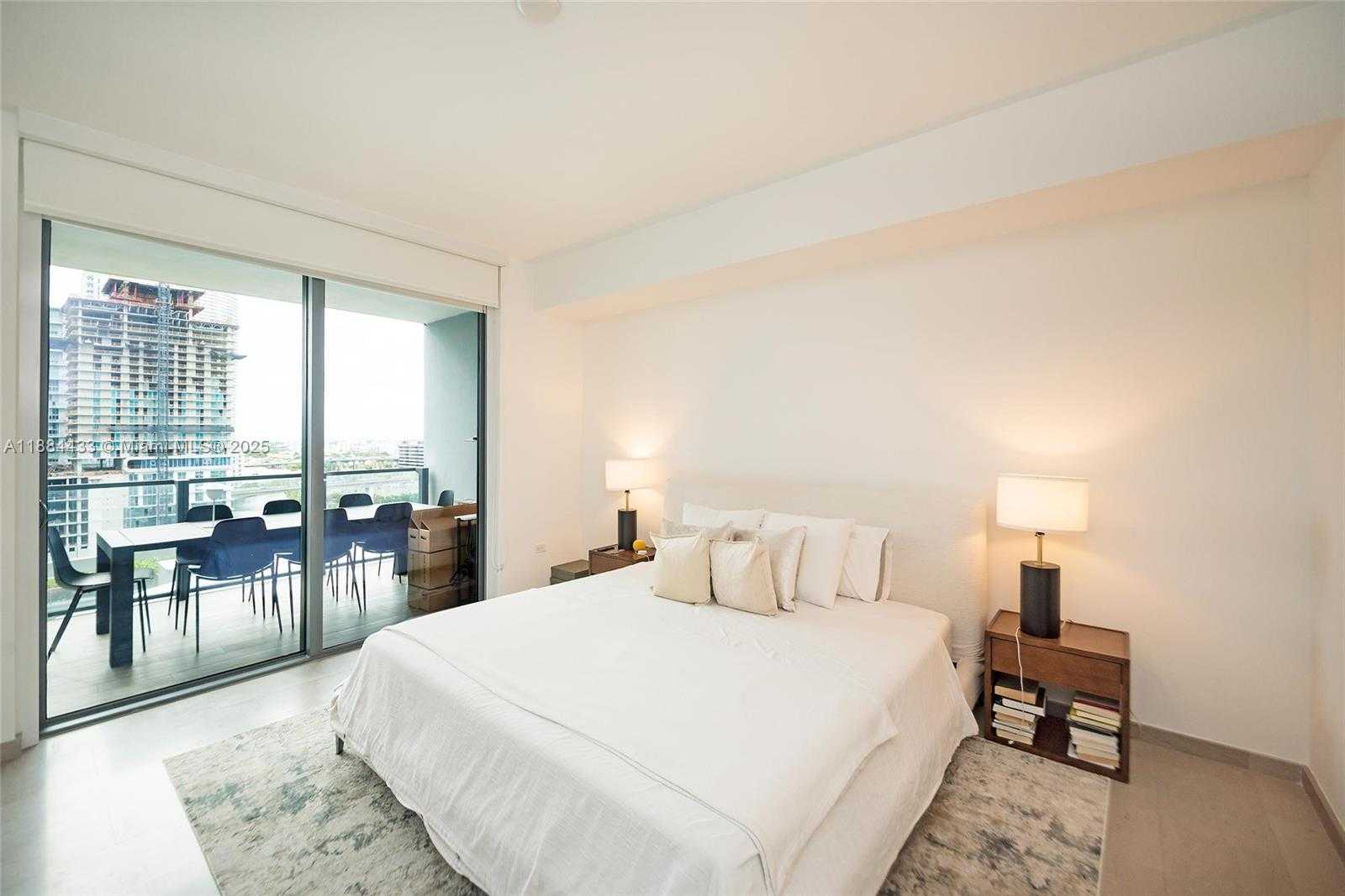 Small Image of 68 SOUTH EAST 6TH ST #1008, Miami Number 21