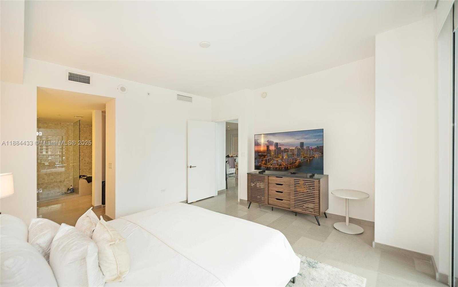 Small Image of 68 SOUTH EAST 6TH ST #1008, Miami Number 22