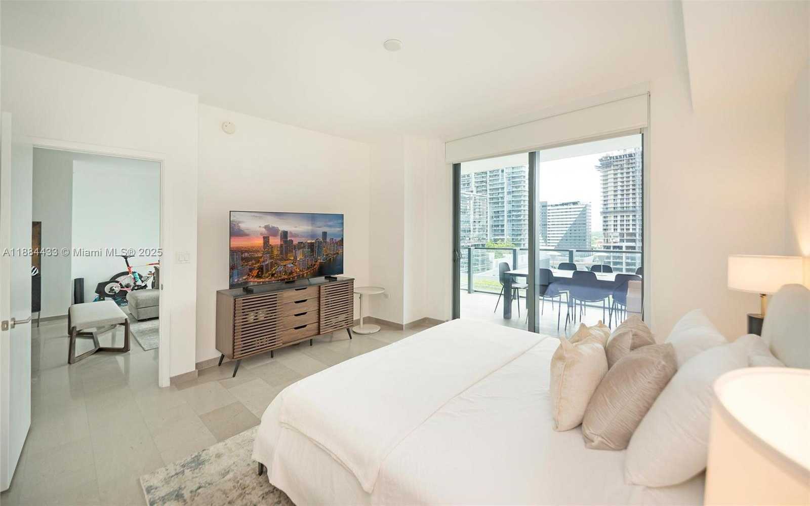Small Image of 68 SOUTH EAST 6TH ST #1008, Miami Number 23