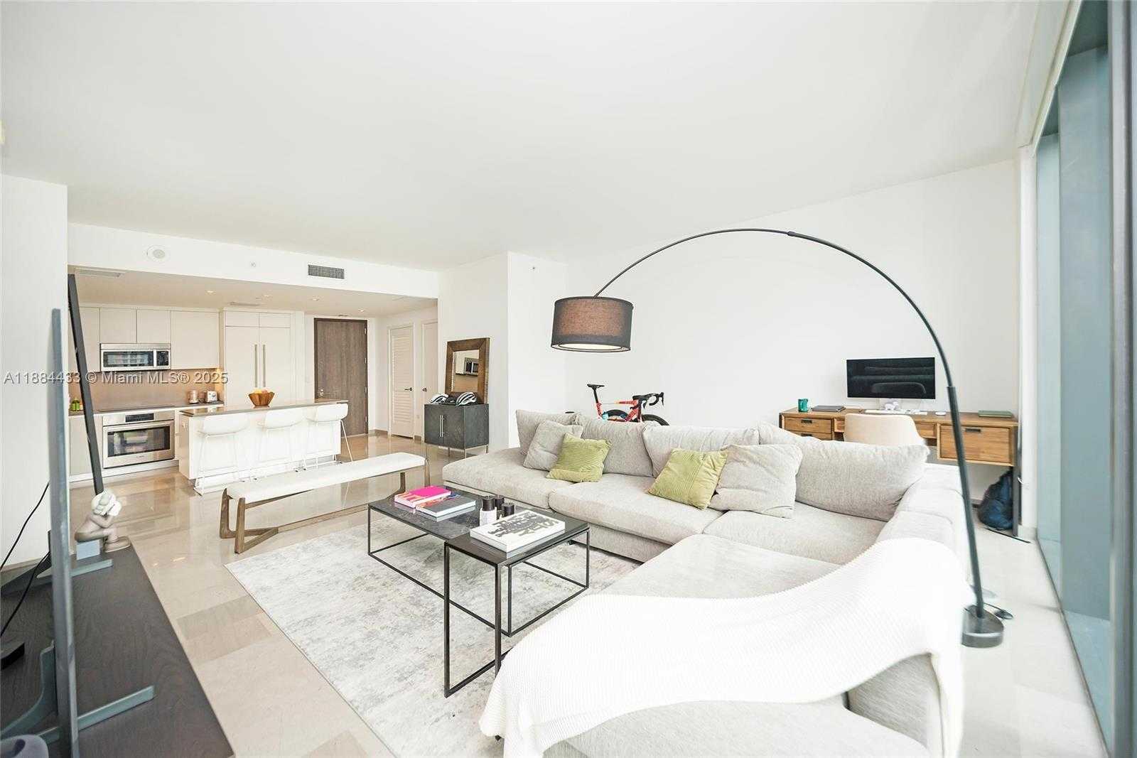 Small Image of 68 SOUTH EAST 6TH ST #1008, Miami Number 25