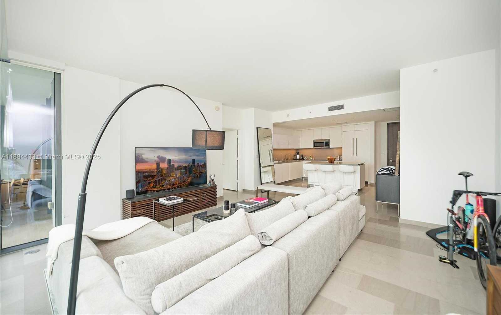 Small Image of 68 SOUTH EAST 6TH ST #1008, Miami Number 26