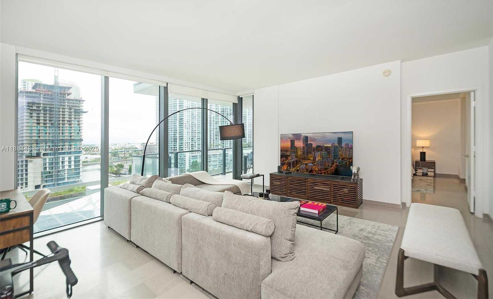 Small Image of 68 SOUTH EAST 6TH ST #1008, Miami Number 28