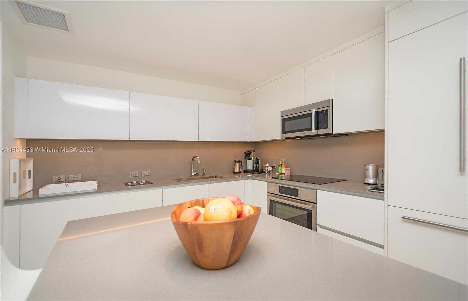 Small Image of 68 SOUTH EAST 6TH ST #1008, Miami Number 31