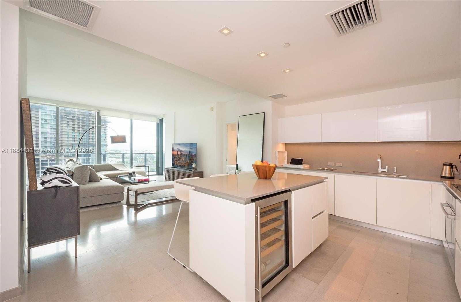Small Image of 68 SOUTH EAST 6TH ST #1008, Miami Number 36