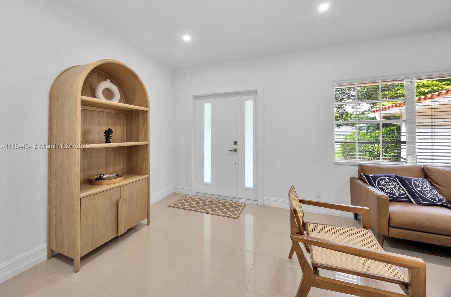 Small Image of 6815 GRATIAN ST, Coral Gables Number 10
