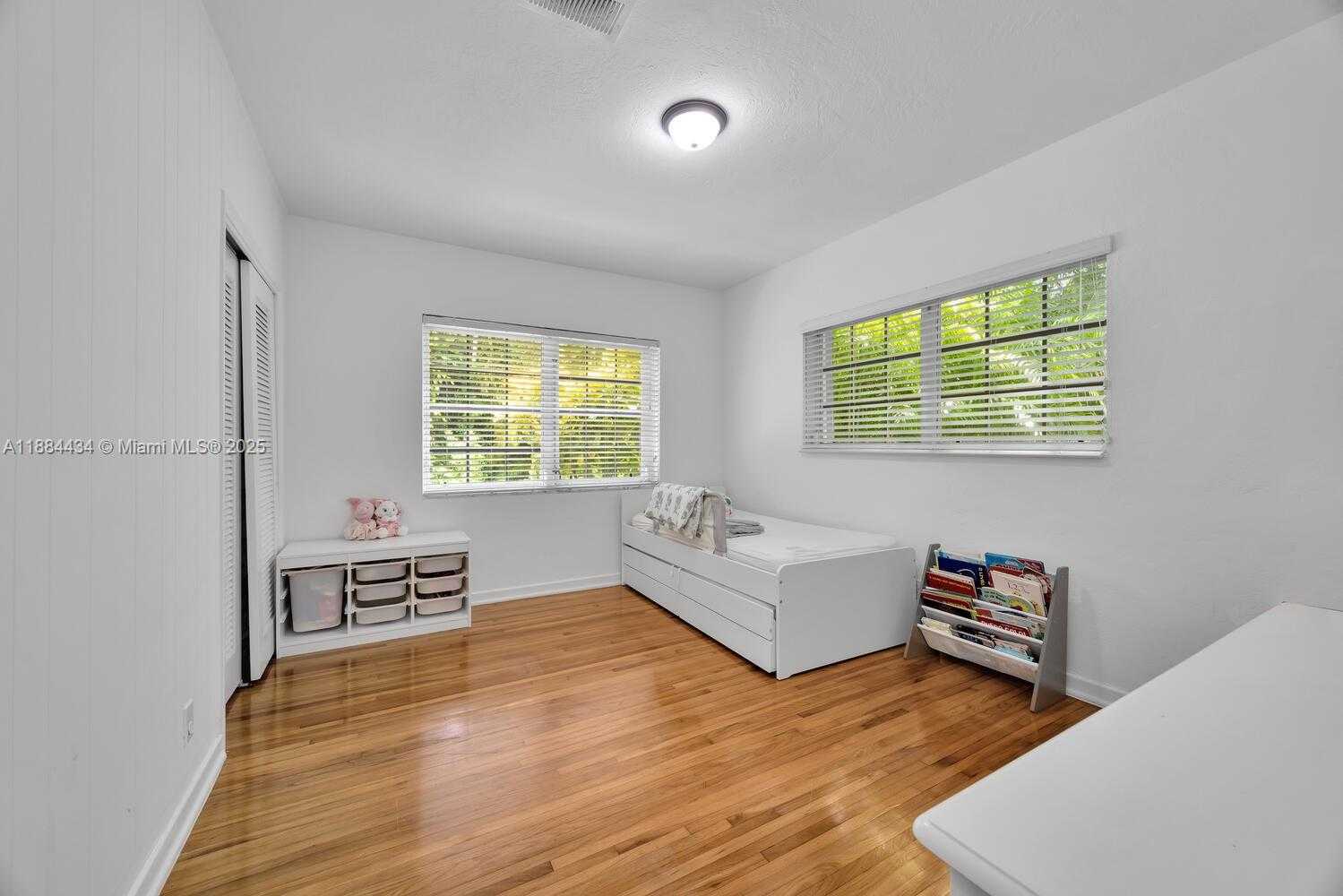 Small Image of 6815 GRATIAN ST, Coral Gables Number 14