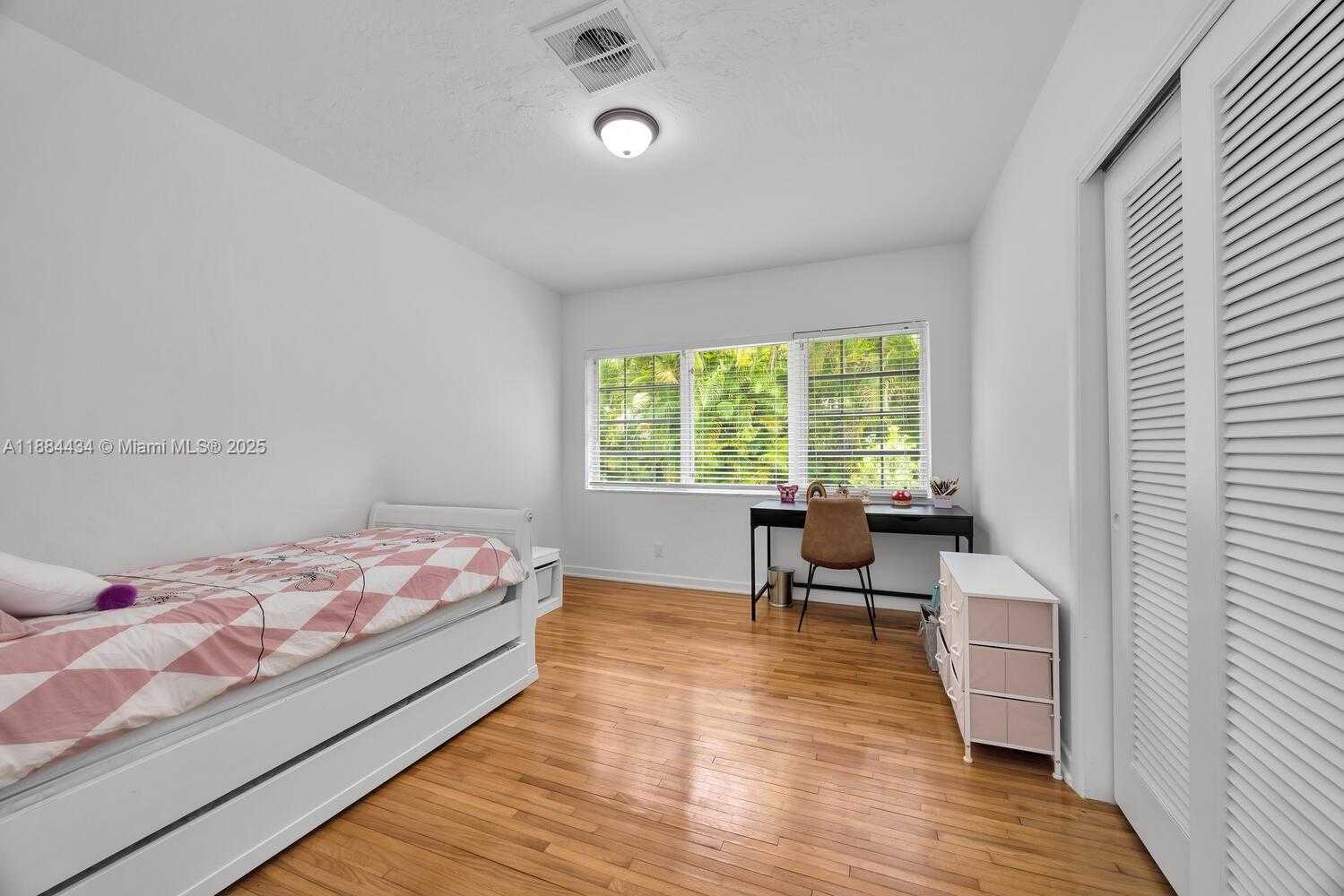 Small Image of 6815 GRATIAN ST, Coral Gables Number 16