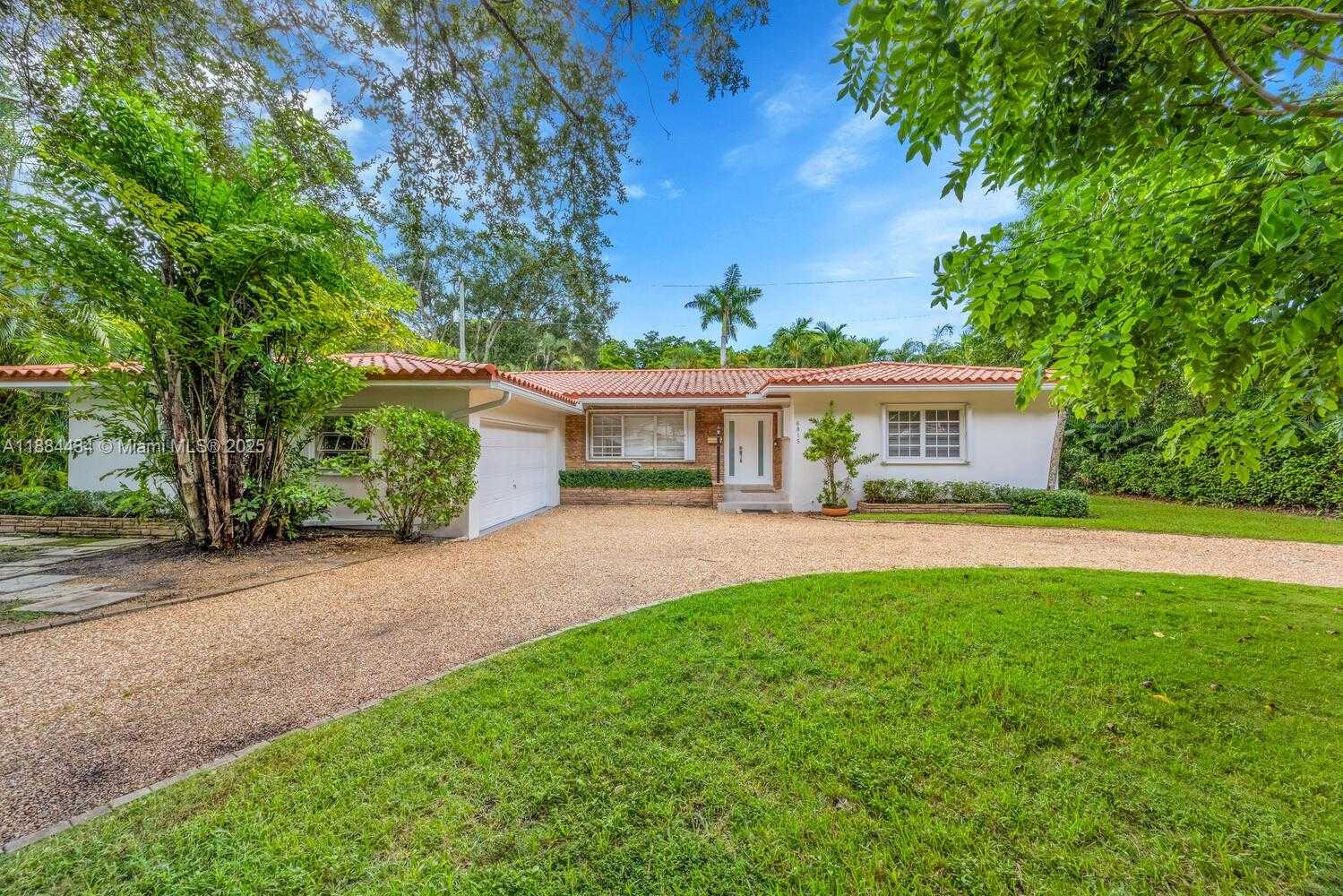Small Image of 6815 GRATIAN ST, Coral Gables Number 17