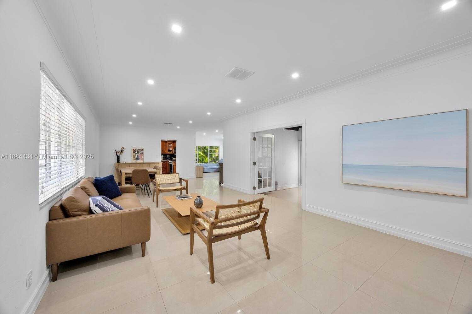 Small Image of 6815 GRATIAN ST, Coral Gables Number 20