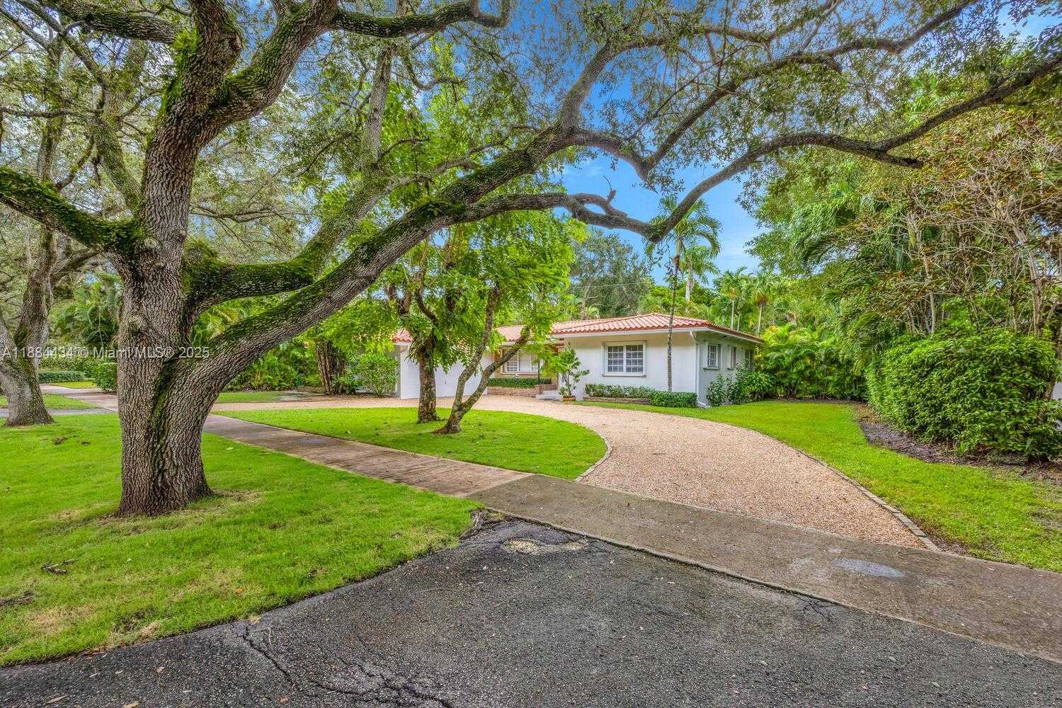 Small Image of 6815 GRATIAN ST, Coral Gables Number 24